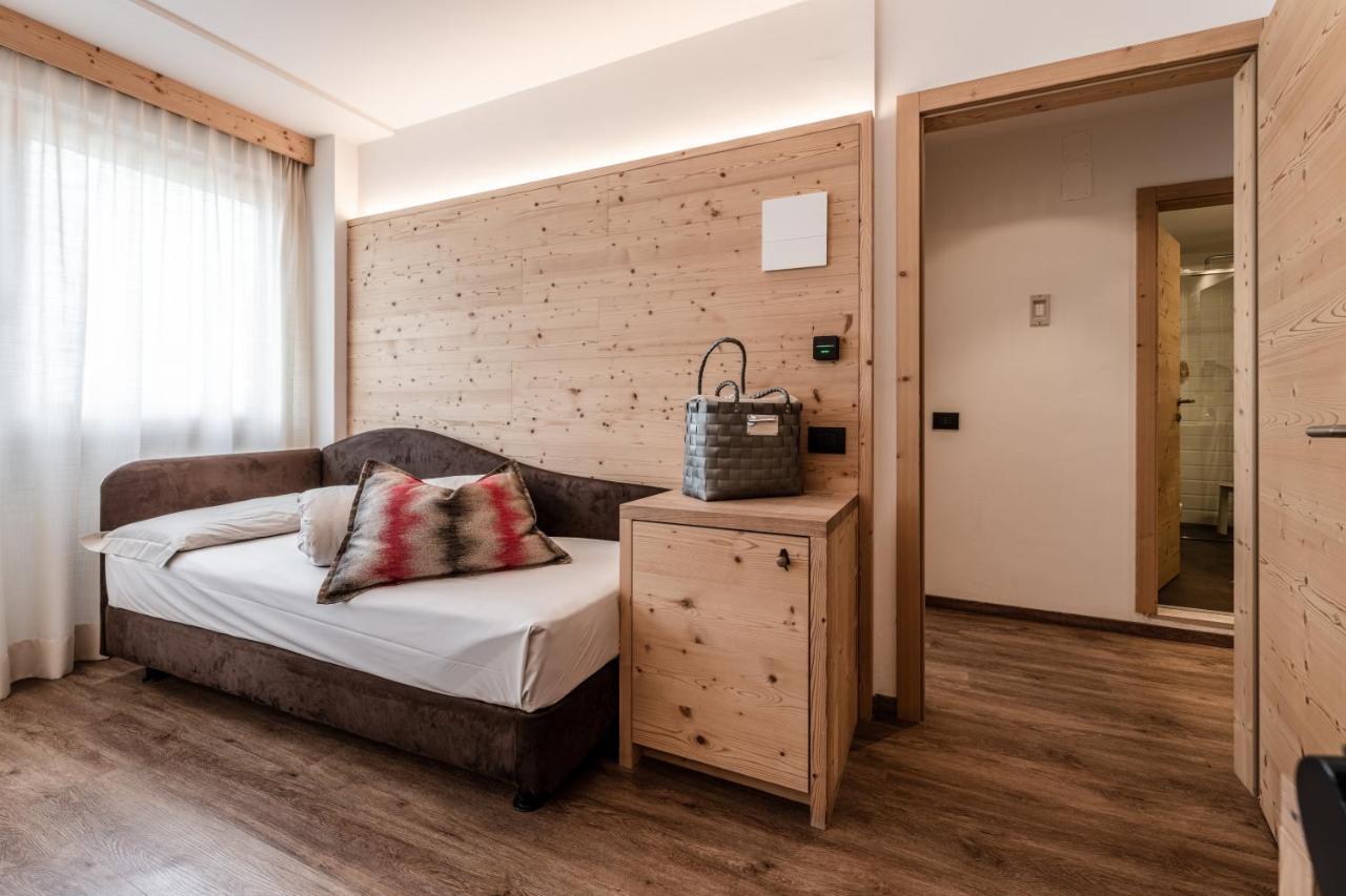 Hotel Sporting Ravelli Mezzana  Extérieur photo