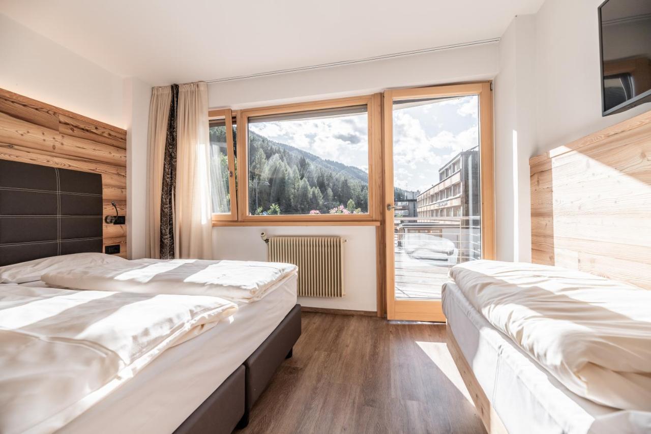 Hotel Sporting Ravelli Mezzana  Extérieur photo