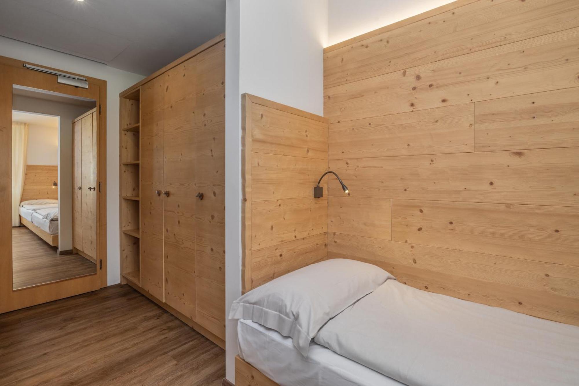 Hotel Sporting Ravelli Mezzana  Extérieur photo