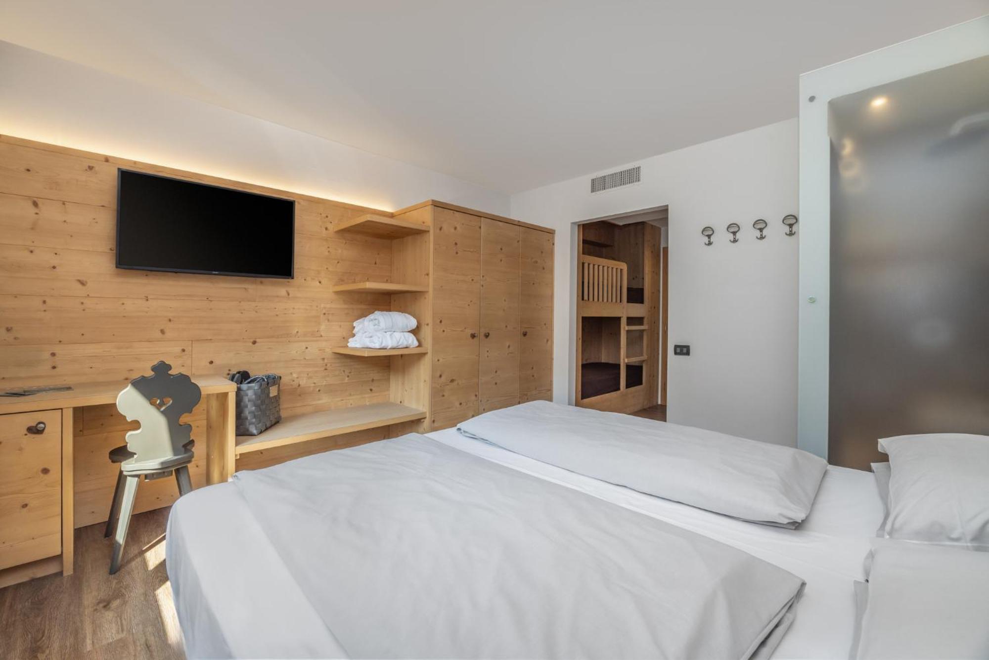 Hotel Sporting Ravelli Mezzana  Extérieur photo