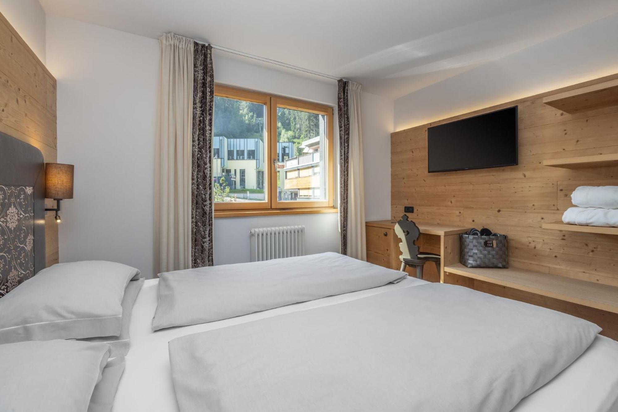 Hotel Sporting Ravelli Mezzana  Extérieur photo